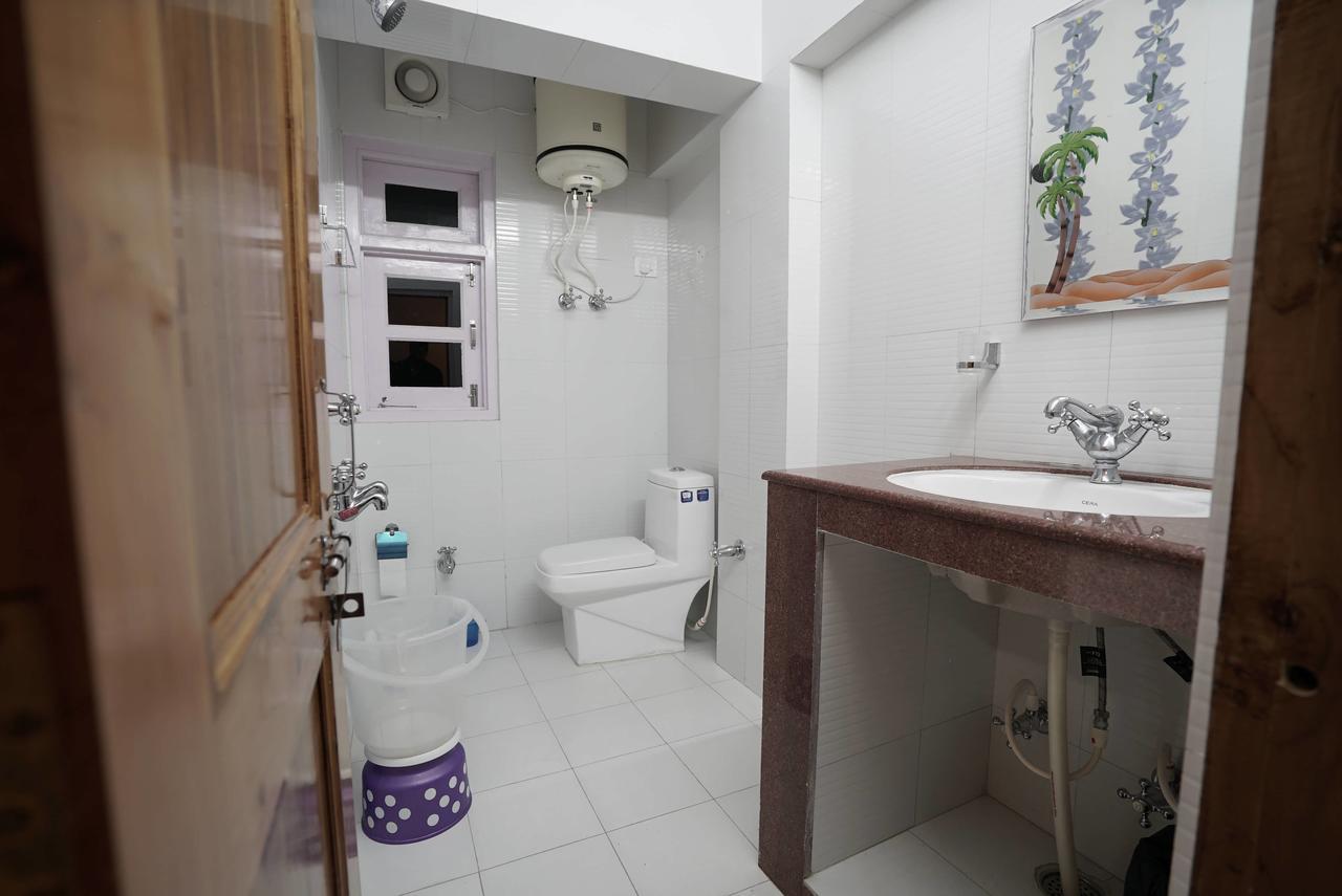 Sara Hotel ナルカンダ エクステリア 写真